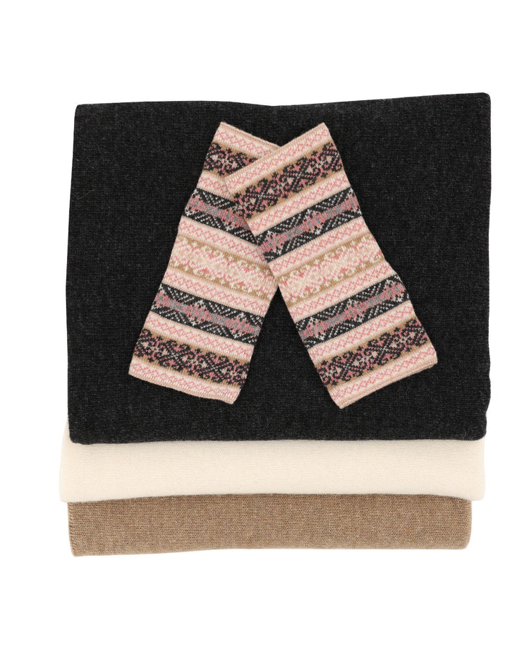 Women's cashmere blend poncho in anthracite, worn with pink cashmere blend snood, made in Italy