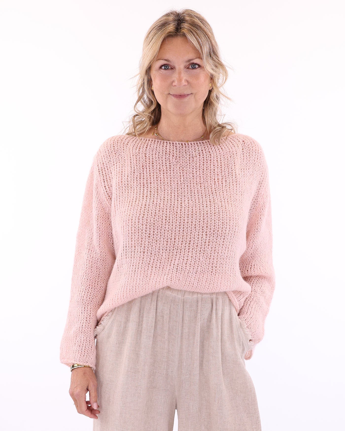 Women's long sleeve cobweb alpaca blend knitted sweater in pale pink, made in Italy