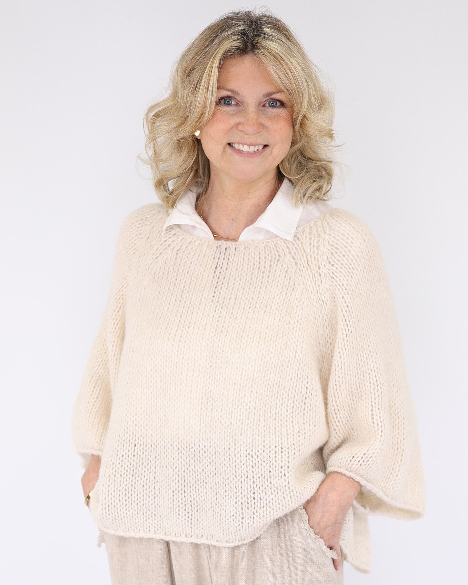 Women's Italian Alpaca blend jumper in cream, with a boat neck and raglan three quarter length sleeve in a loose knit, soft and breathable, made in Italy