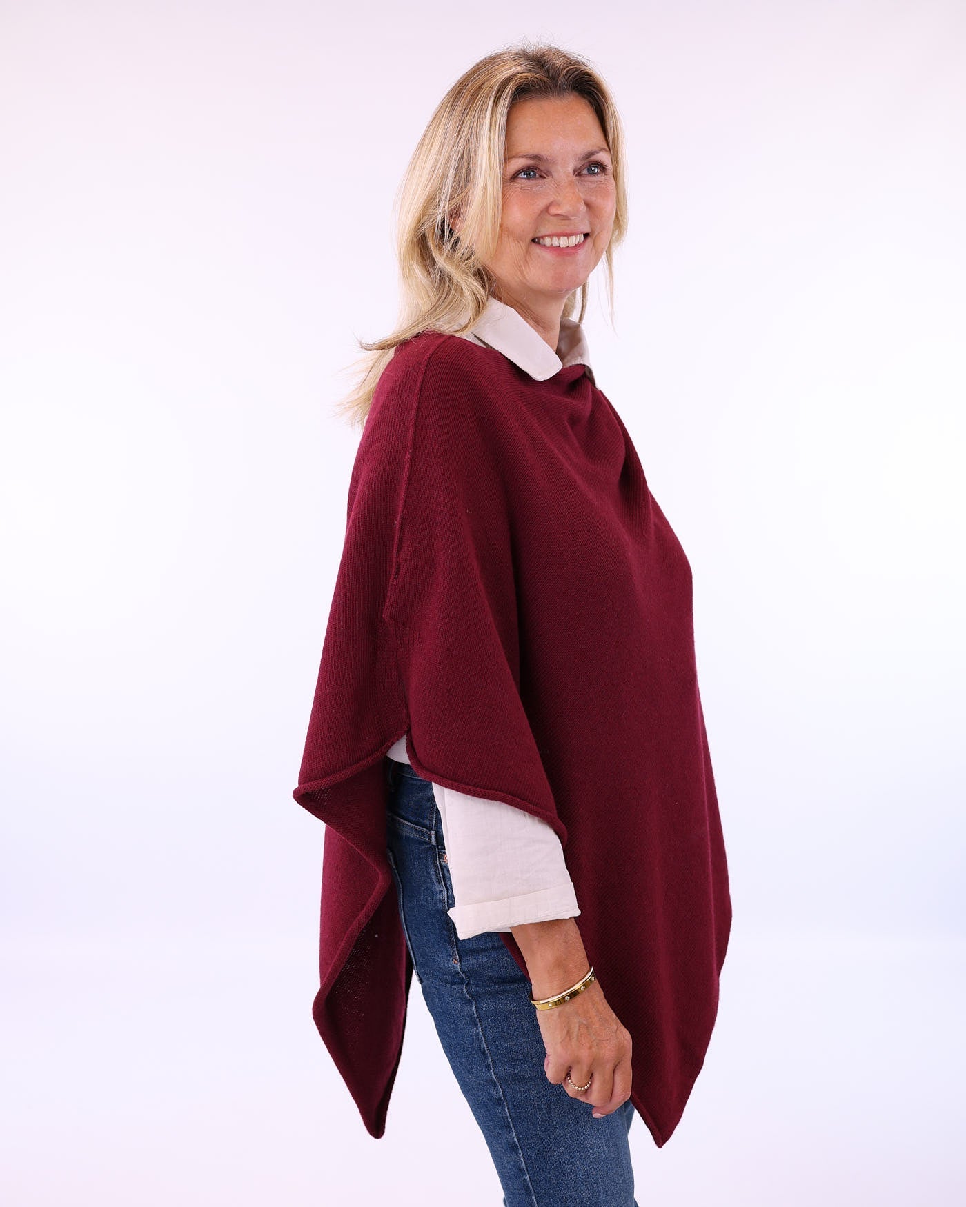 Women's cashmere blend poncho in dark red, made in Italy