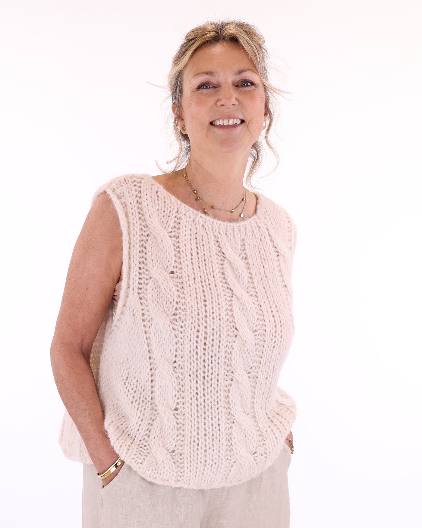 Women's alpaca blend cable knit sleeveless tank top for Spring/Summer in cream,  made in Italy