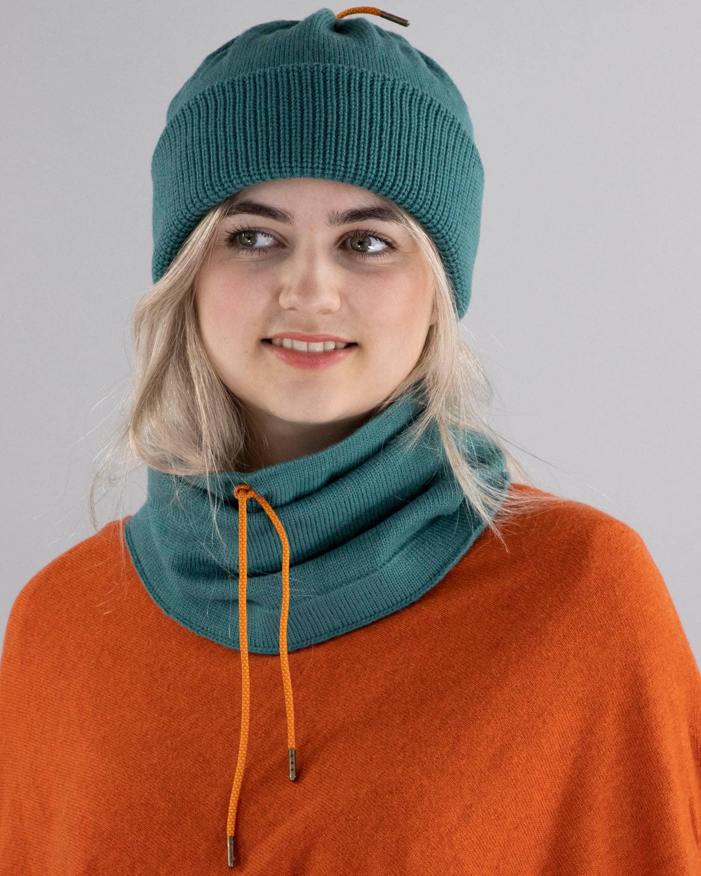 Merino Wool Drawstring Snood